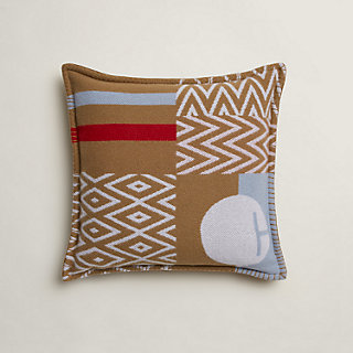 enigmatic-pillow--103436M 02- enigmatic-pillow--103436M 02-